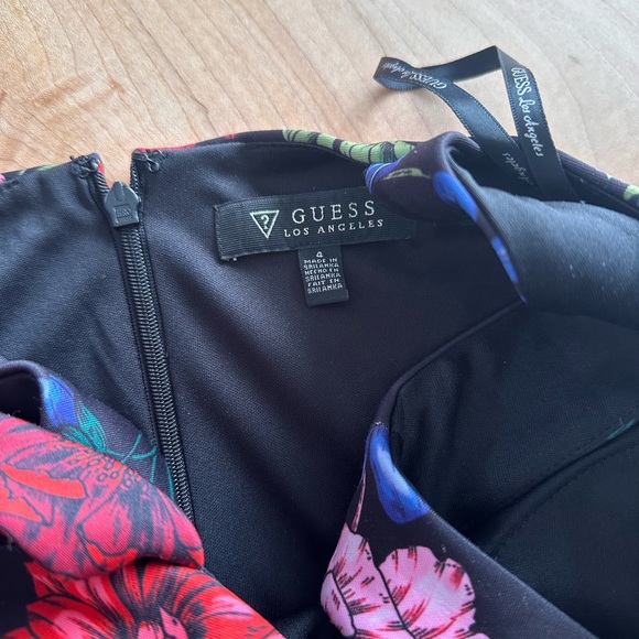 Beautiful Guess Dress Spring - Picture 3 of 3